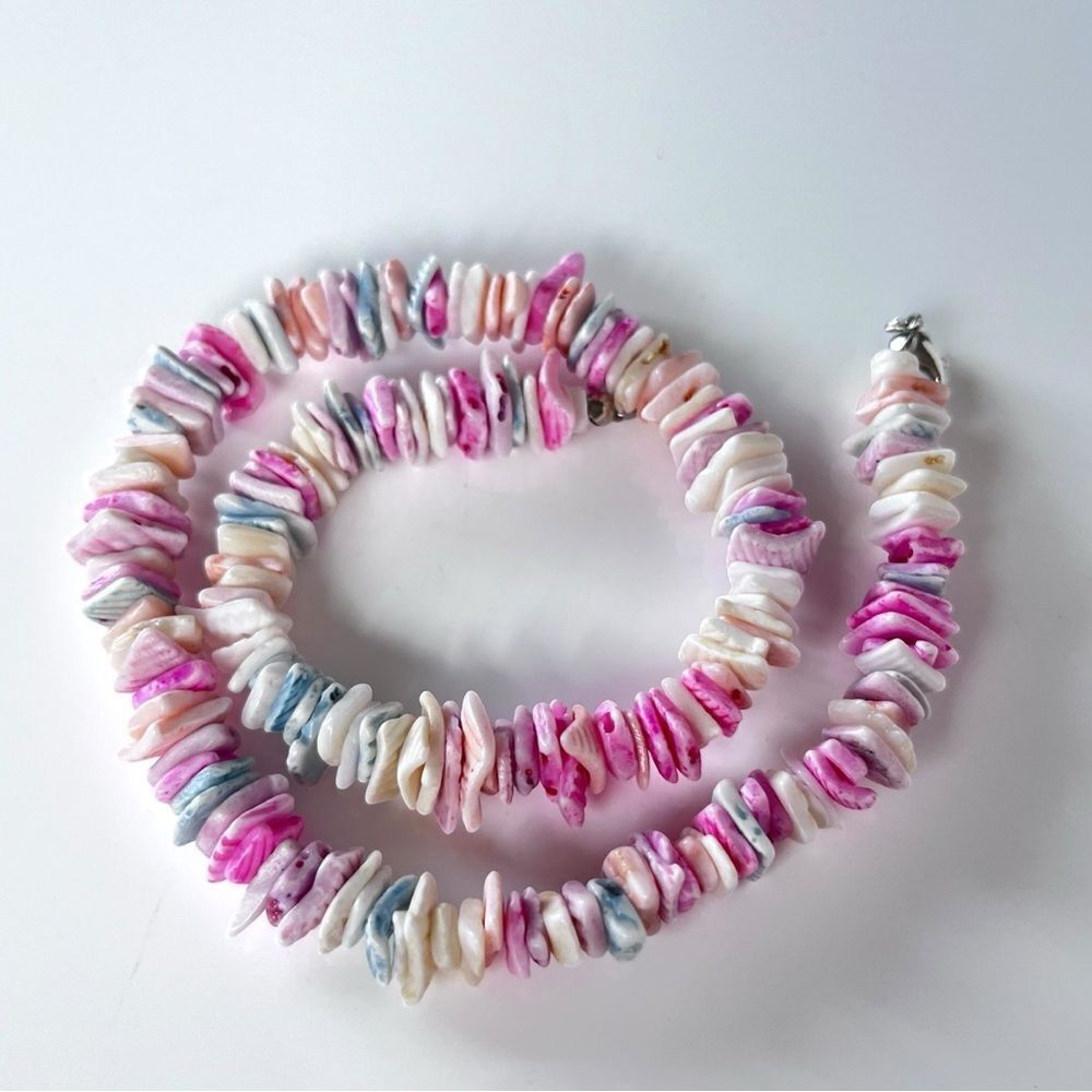 Pink Puka Chunky Shell Necklace - Picture 3 of 3